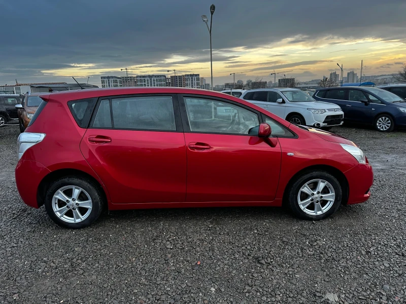 Toyota Verso 1.8 ШВЕЙЦАРИЯ, снимка 3 - Автомобили и джипове - 48261579