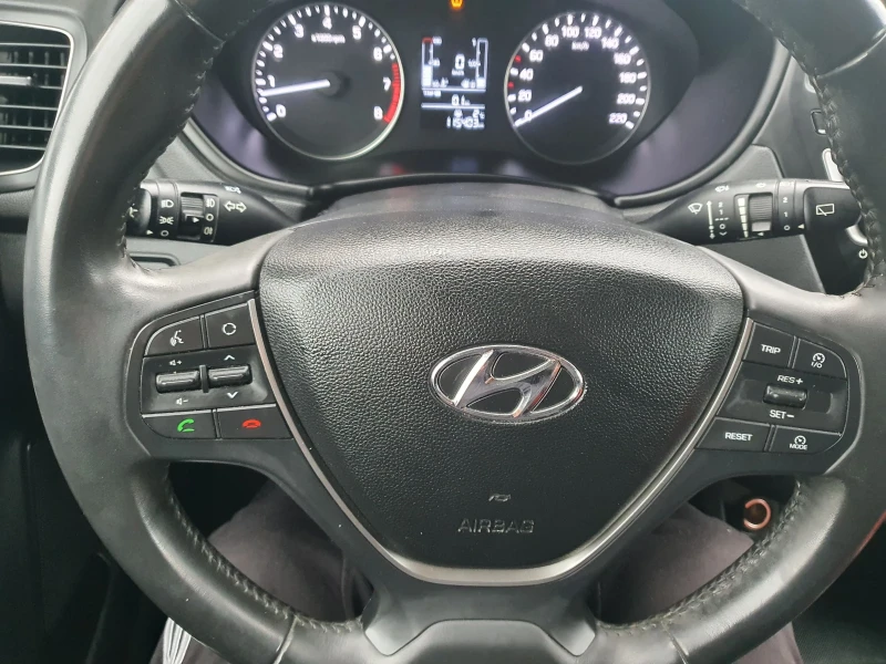 Hyundai I20 Фабрична газ, снимка 8 - Автомобили и джипове - 48427716