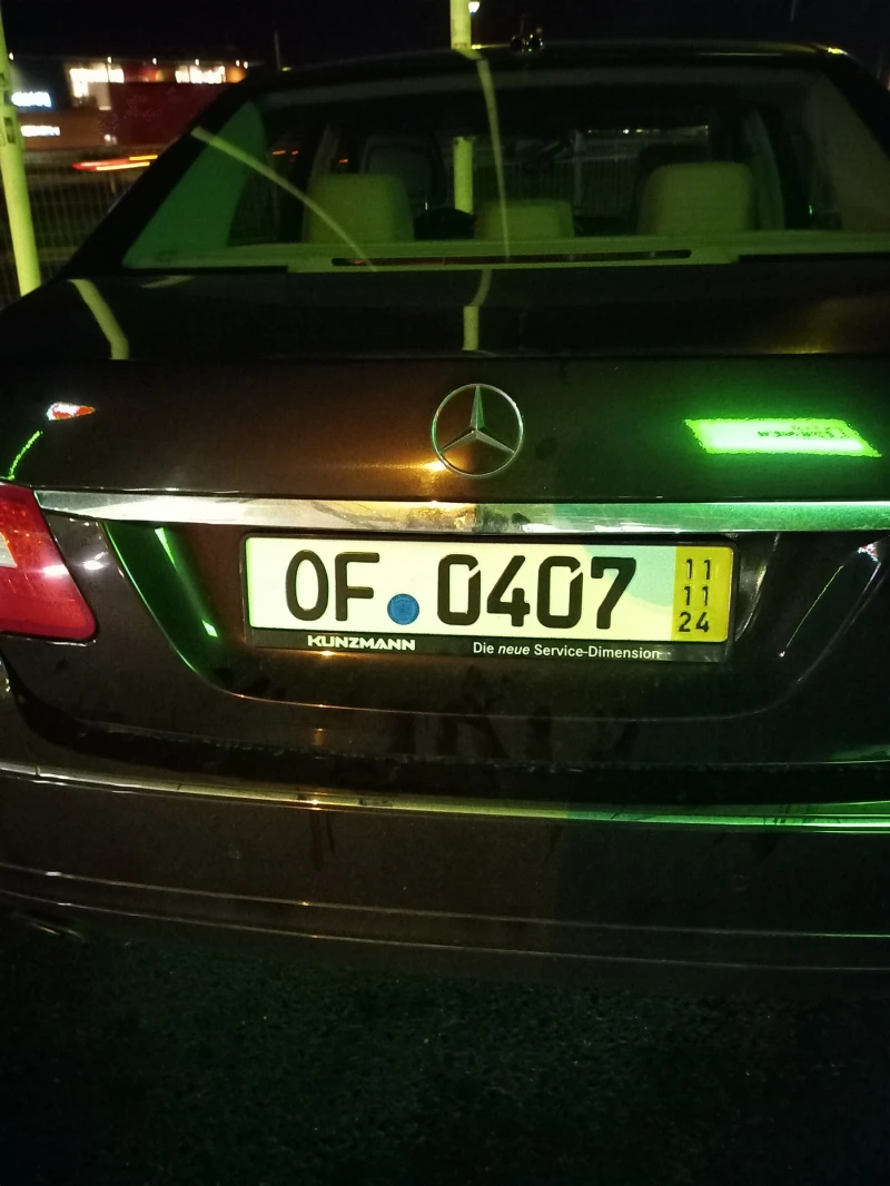 Mercedes-Benz E 250, снимка 4 - Автомобили и джипове - 52309050