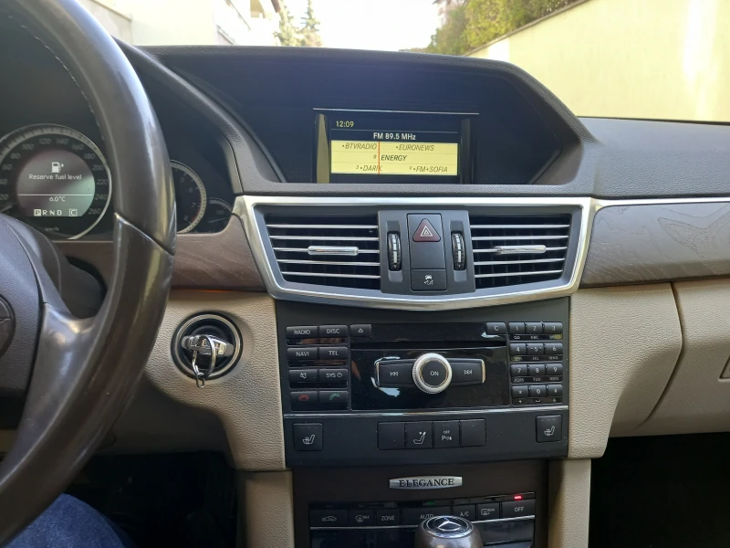 Mercedes-Benz E 250, снимка 12 - Автомобили и джипове - 52309050