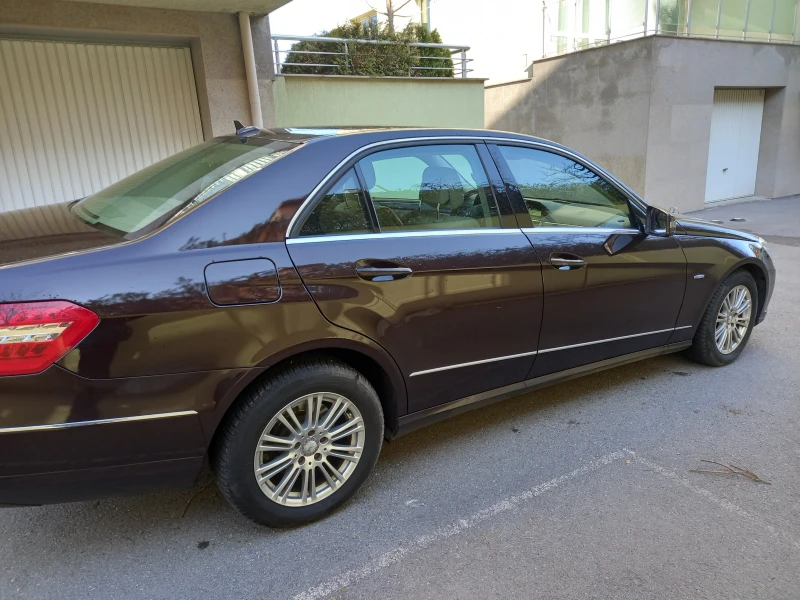Mercedes-Benz E 250, снимка 9 - Автомобили и джипове - 52309050