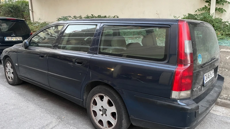 Volvo V70 2003, снимка 2 - Автомобили и джипове - 52326186