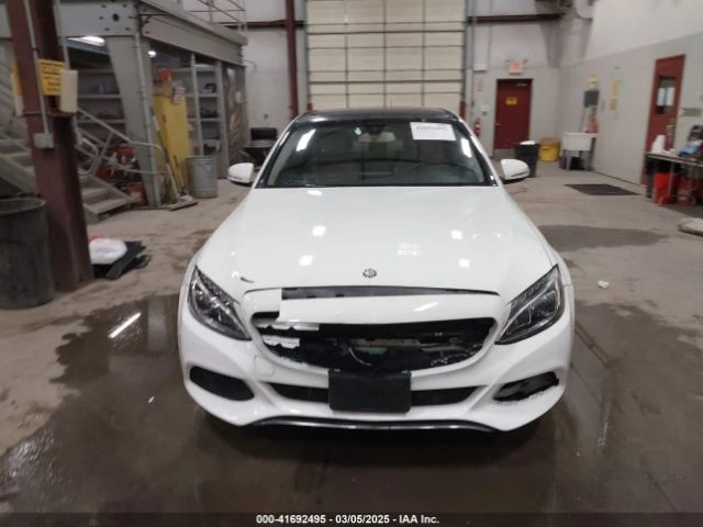 Mercedes-Benz C 300, снимка 10 - Автомобили и джипове - 49585912