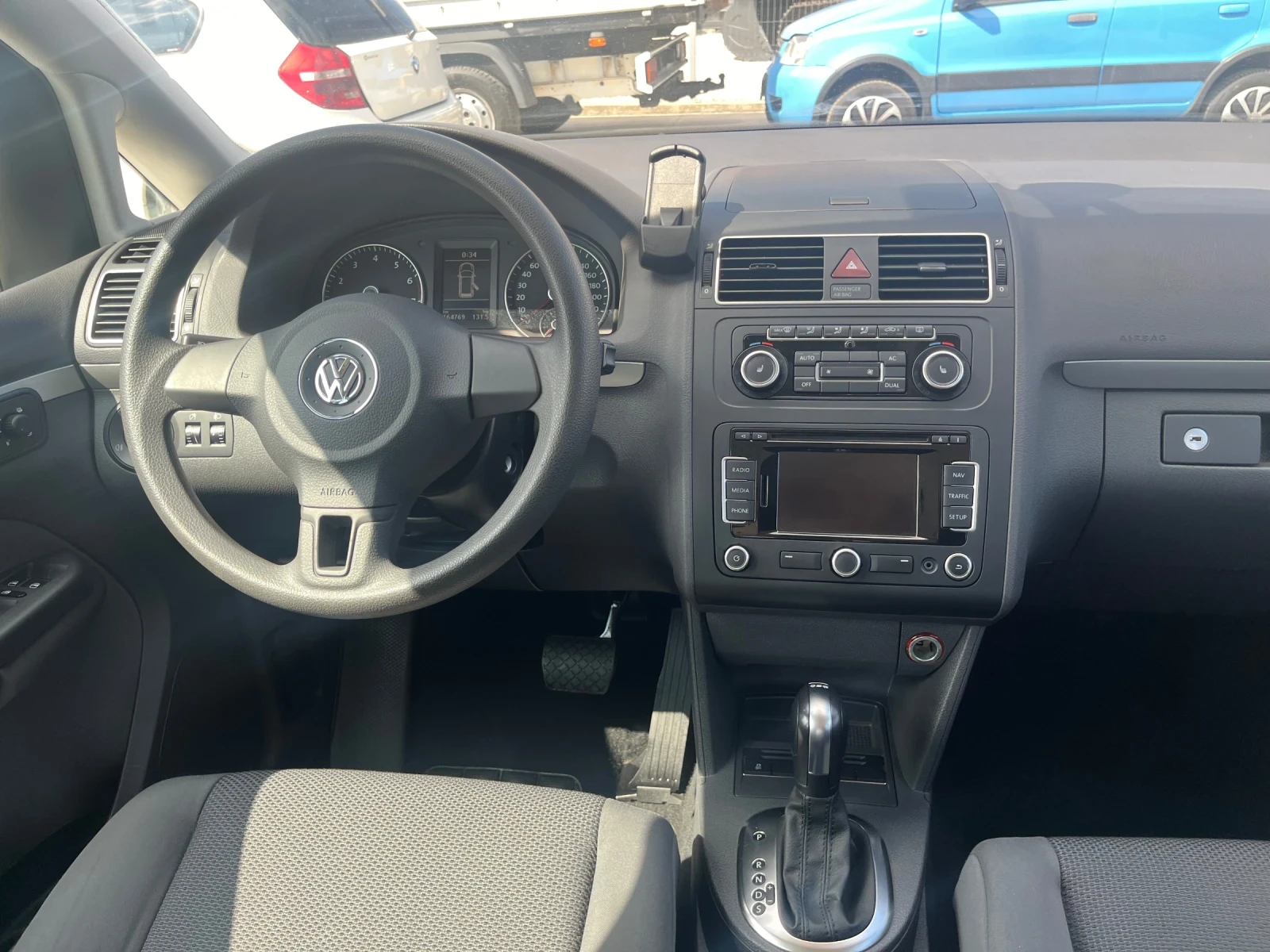 VW Touran 1.4i Автоматик - изображение 7