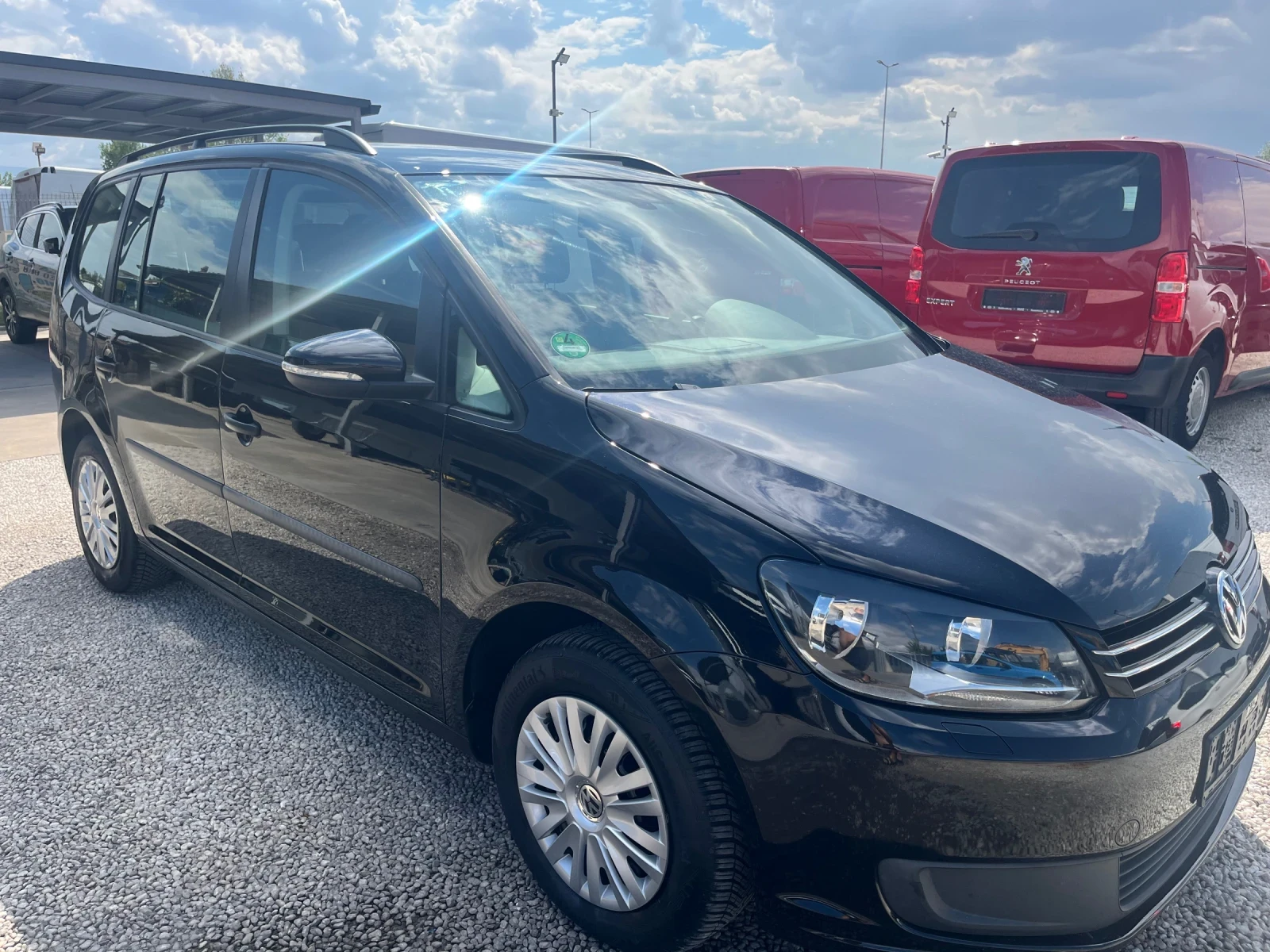 VW Touran 1.4i Автоматик - изображение 2