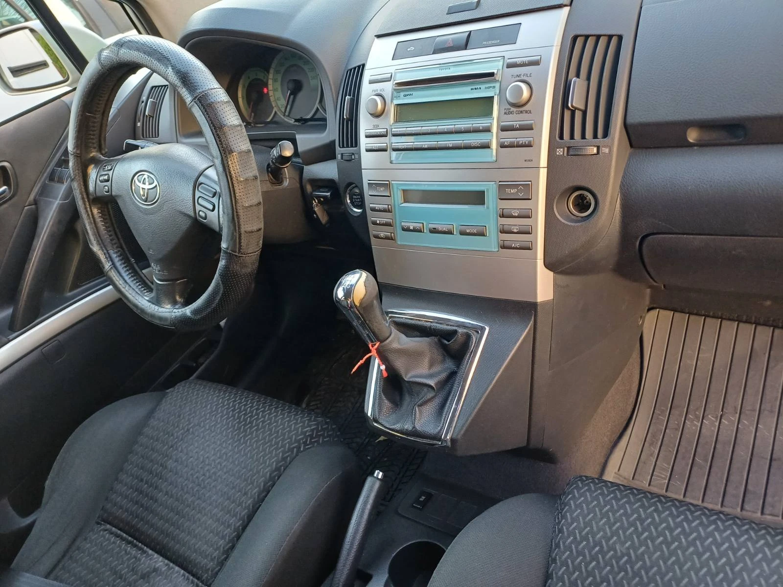 Toyota Corolla verso  - изображение 6