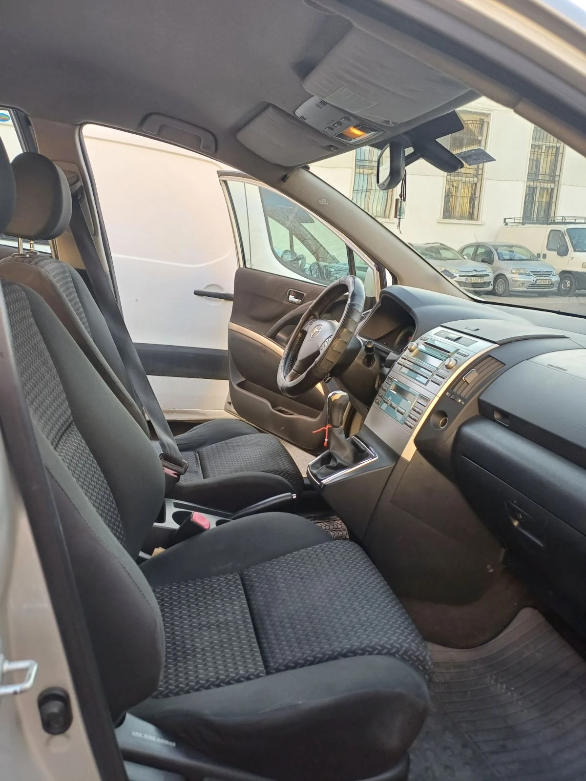 Toyota Corolla verso  - изображение 7