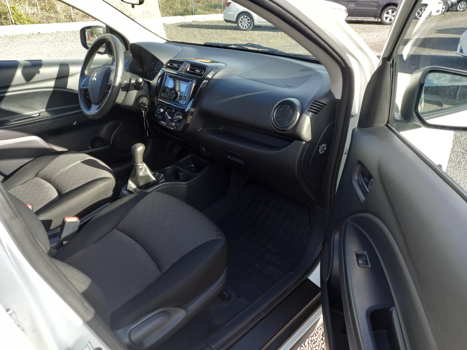 Mitsubishi Space star 1.0i   20500км. - изображение 9