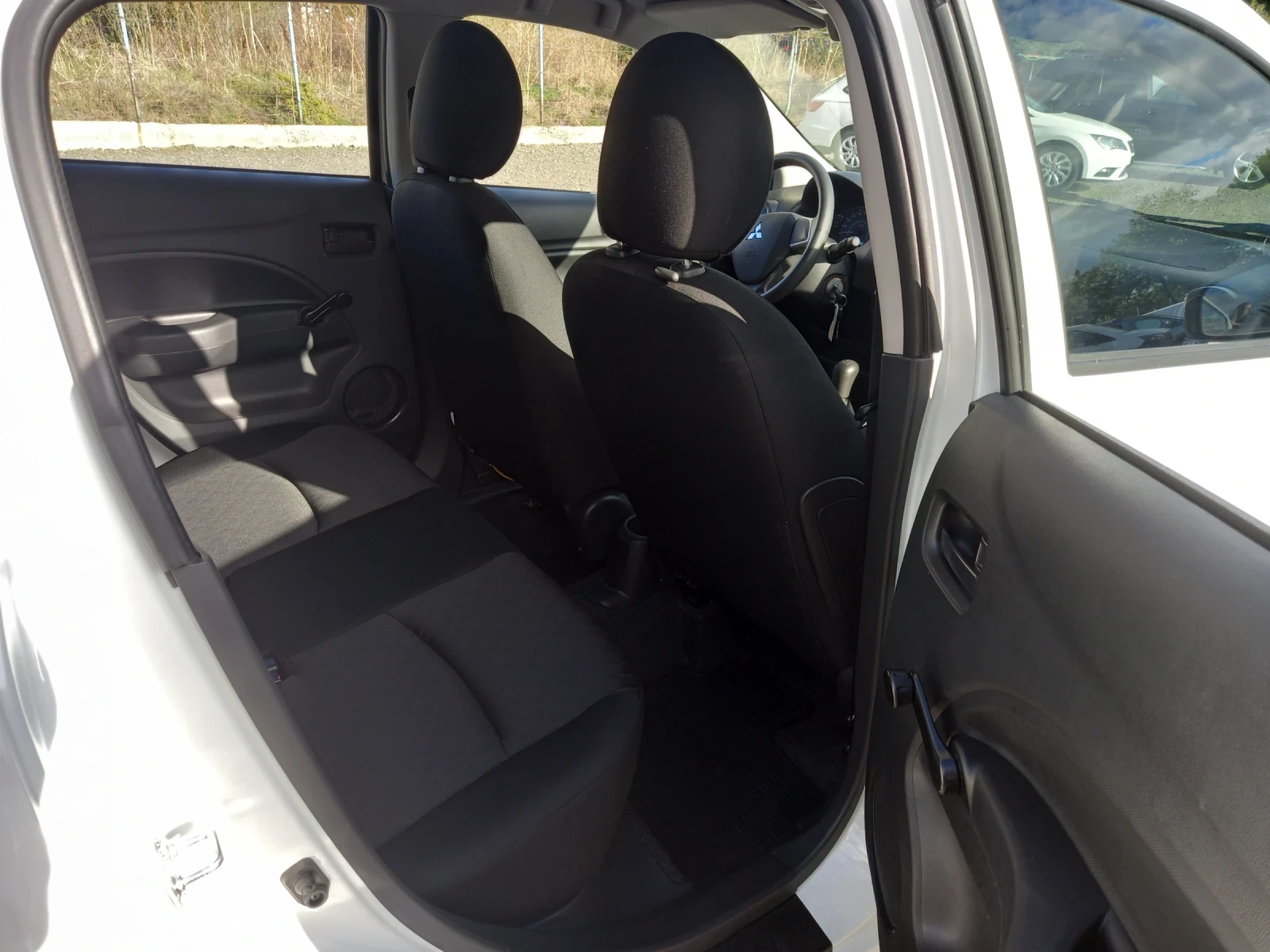 Mitsubishi Space star 1.0i   20500км. - изображение 10