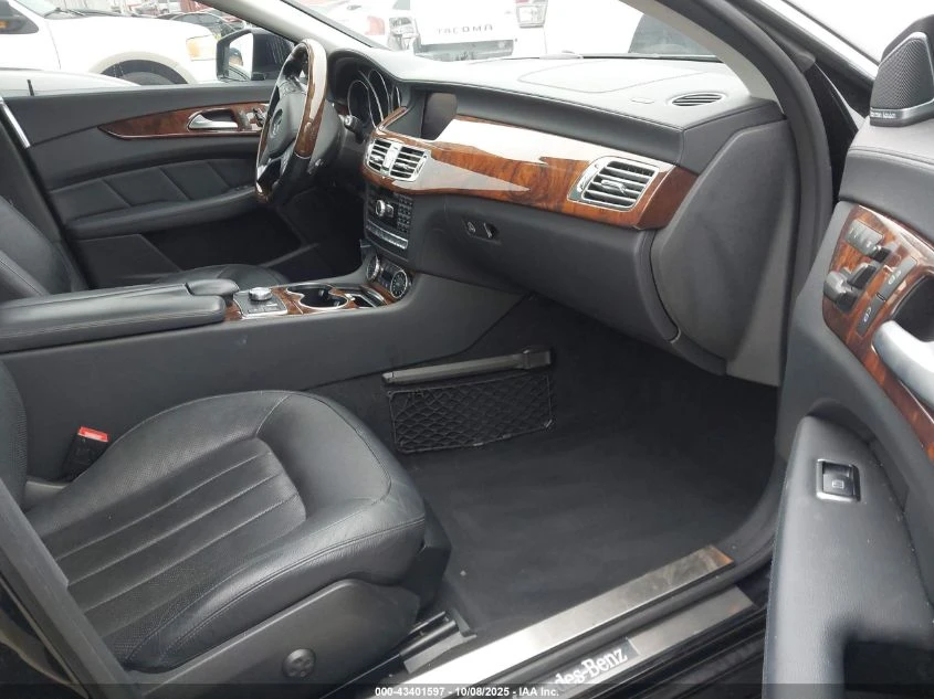 Mercedes-Benz CLS 550 4MATIC* АвтоКредит* Цена до БГ - изображение 5