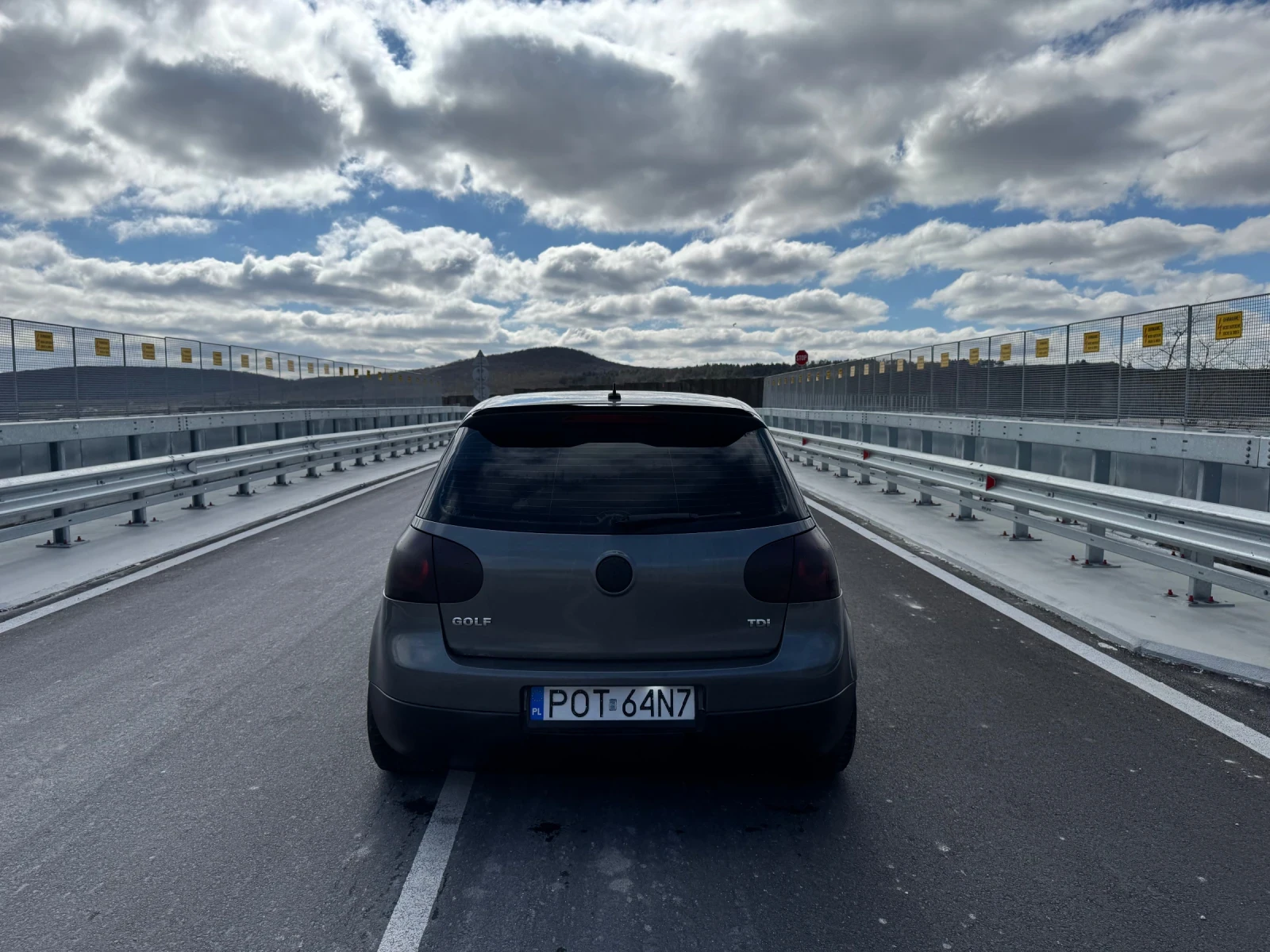 VW Golf 1.9 tdi, снимка 5 - Автомобили и джипове - 52956531