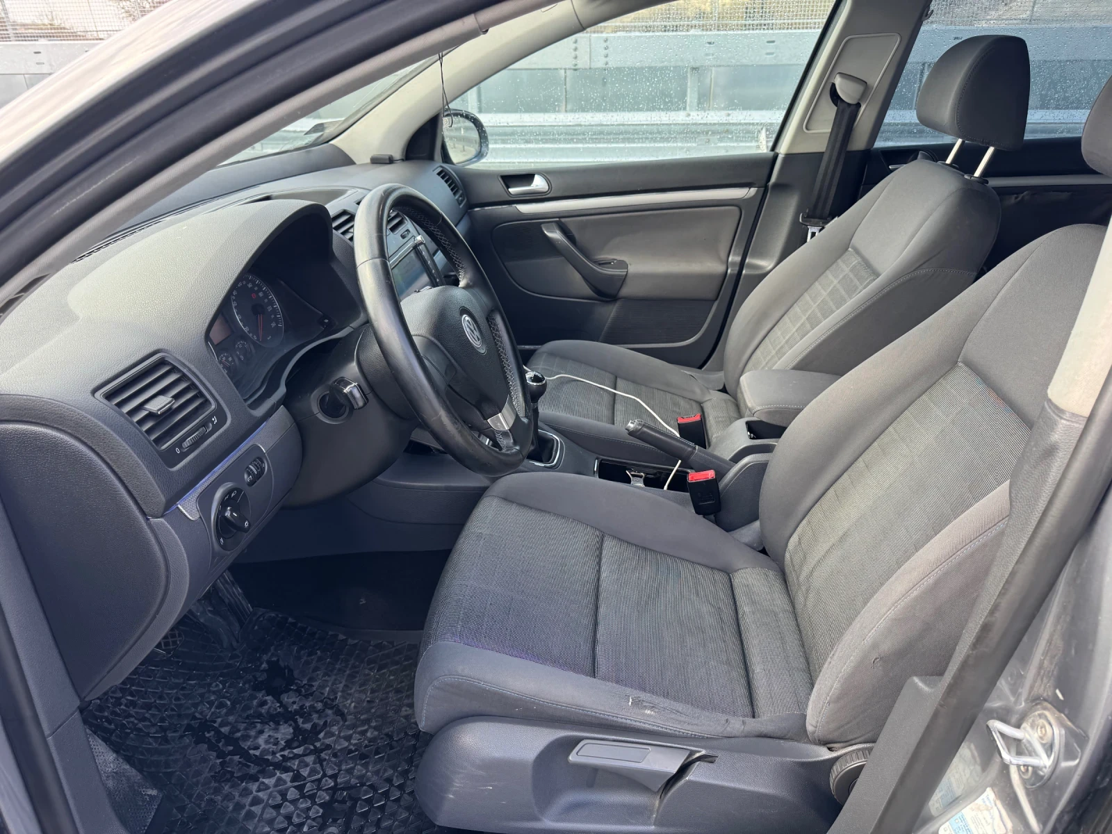 VW Golf 1.9 tdi, снимка 10 - Автомобили и джипове - 52956531