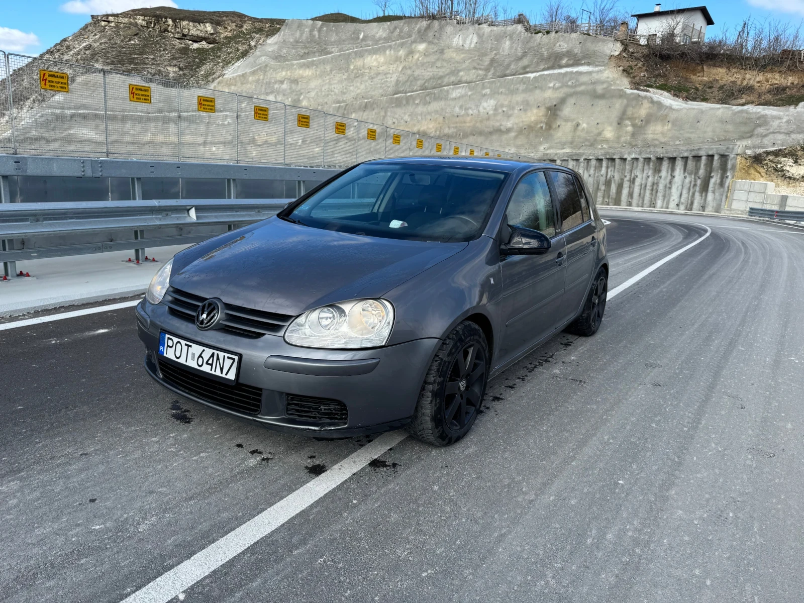 VW Golf 1.9 tdi, снимка 2 - Автомобили и джипове - 52956531