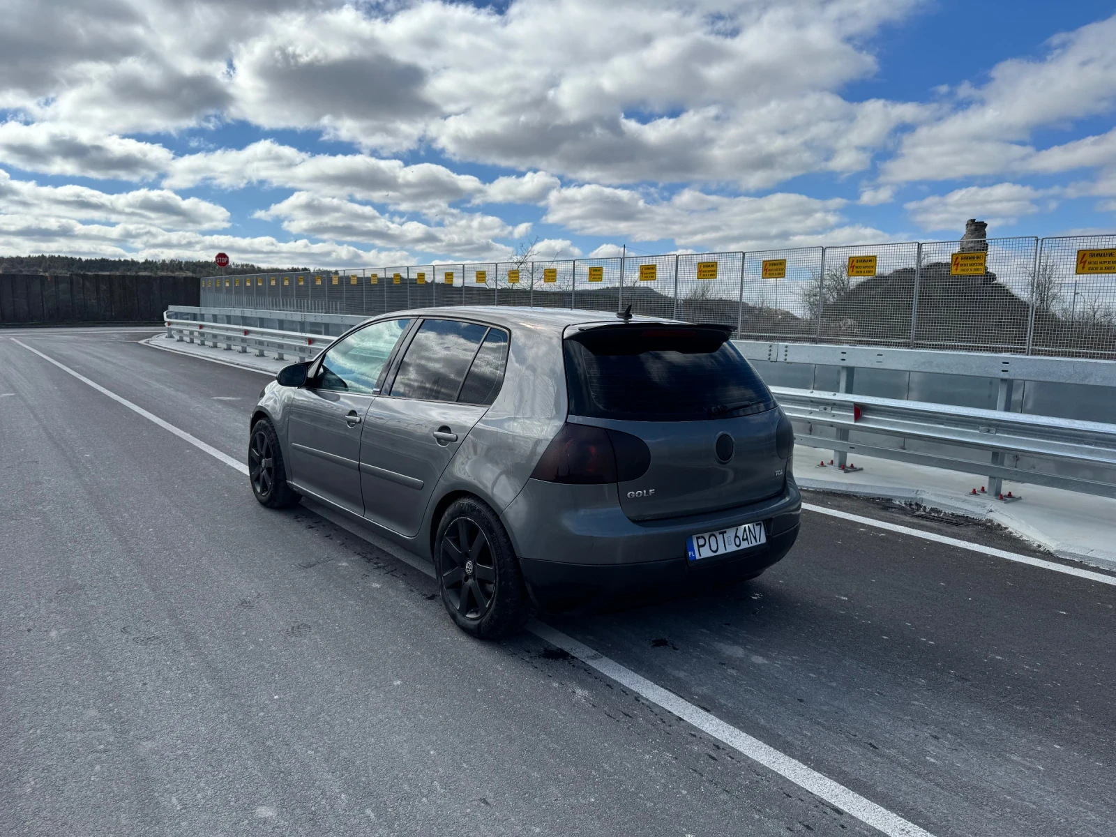 VW Golf 1.9 tdi, снимка 4 - Автомобили и джипове - 52956531