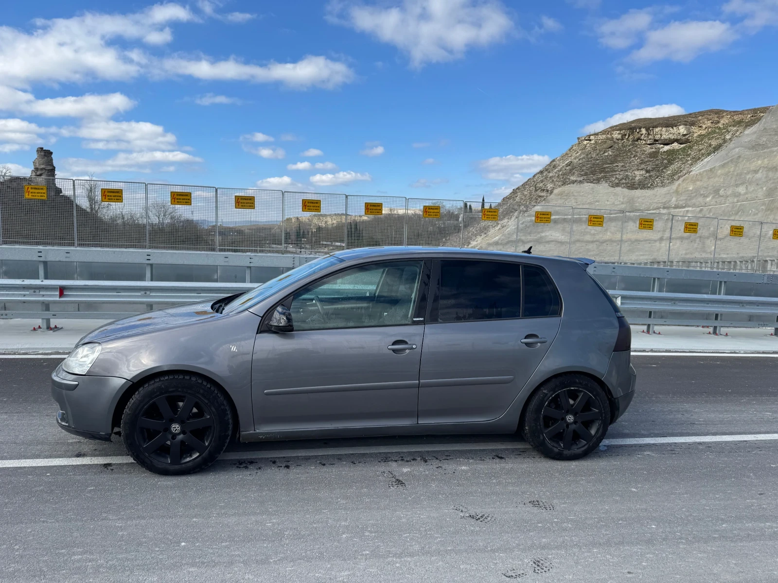 VW Golf 1.9 tdi, снимка 3 - Автомобили и джипове - 52956531