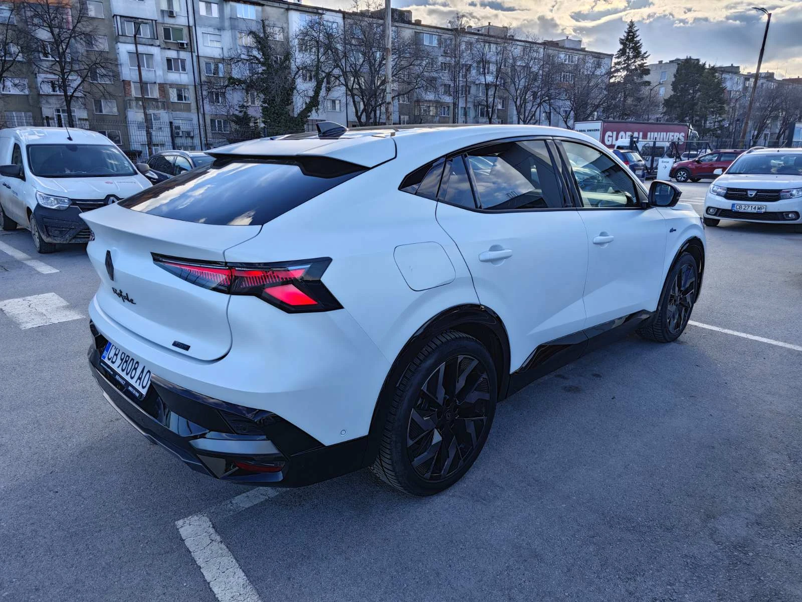 Renault Rafale E-TECH HYBRID ESPRIT ALPINE MATT - изображение 6