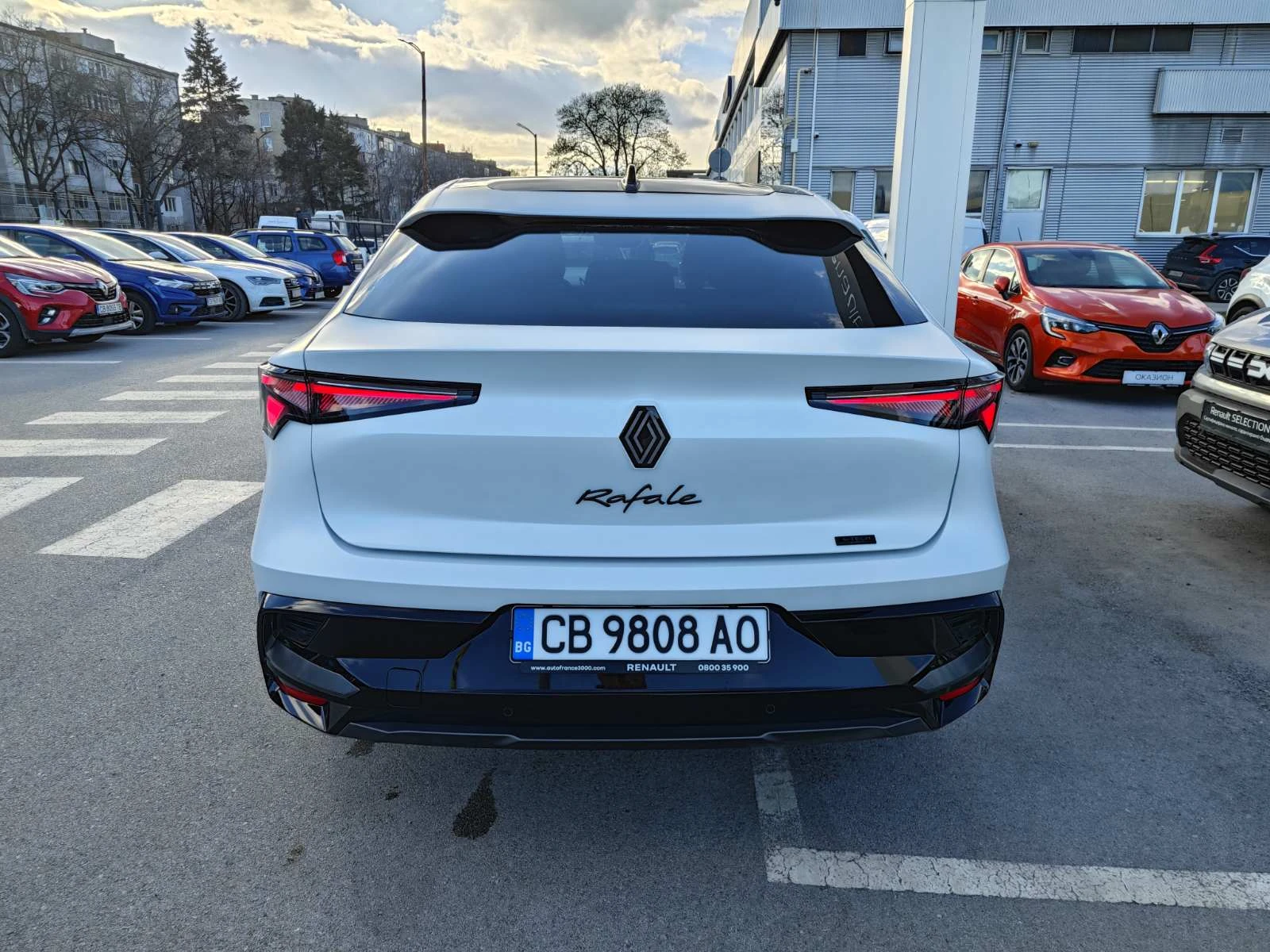 Renault Rafale E-TECH HYBRID ESPRIT ALPINE MATT - изображение 8