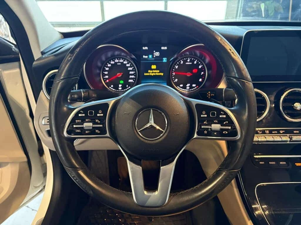 Mercedes-Benz C 300 4MATIC Sedan/CARFAX/ПАНОРАМА/ПОДГРЕВИ, снимка 11 - Автомобили и джипове - 53708434