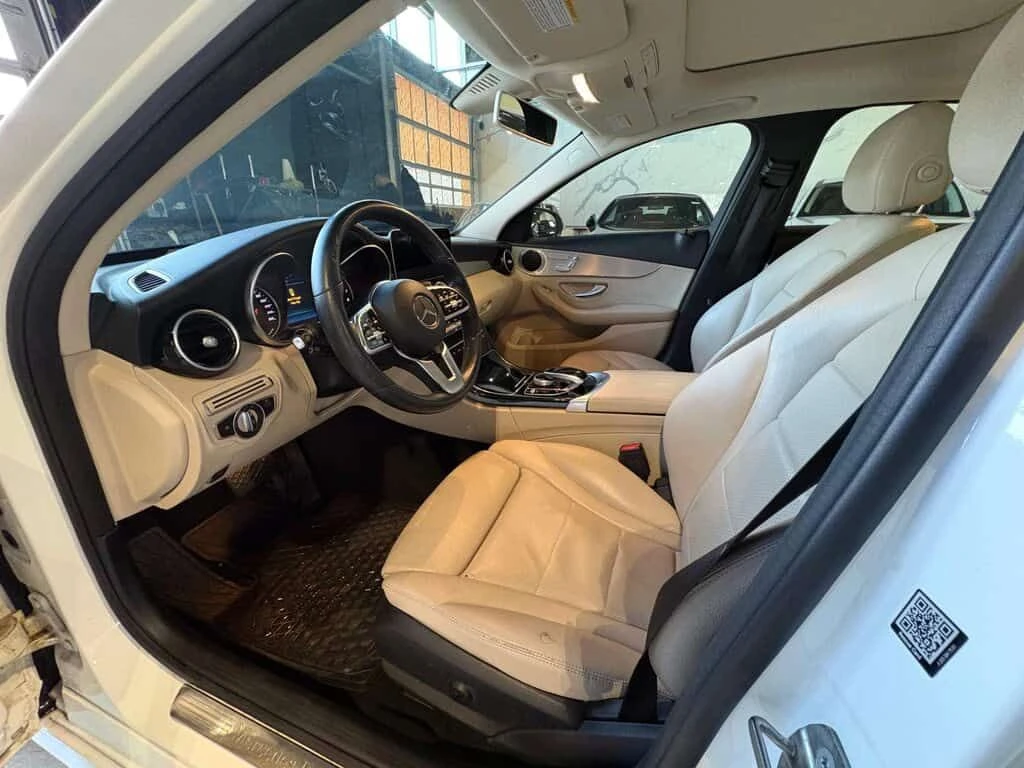 Mercedes-Benz C 300 4MATIC Sedan/CARFAX/ПАНОРАМА/ПОДГРЕВИ, снимка 15 - Автомобили и джипове - 53708434