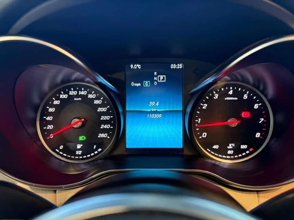 Mercedes-Benz C 300 4MATIC Sedan/CARFAX/ПАНОРАМА/ПОДГРЕВИ, снимка 12 - Автомобили и джипове - 53708434