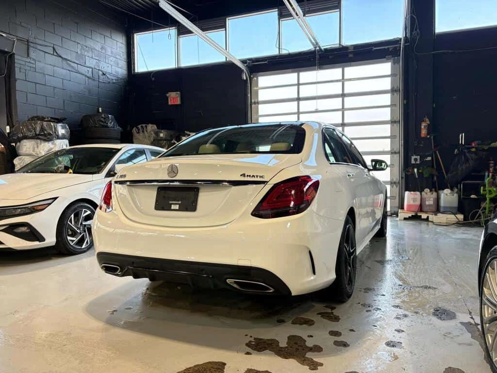 Mercedes-Benz C 300 4MATIC Sedan/CARFAX/ПАНОРАМА/ПОДГРЕВИ - изображение 4