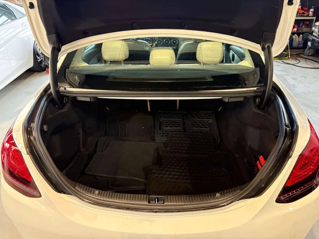 Mercedes-Benz C 300 4MATIC Sedan/CARFAX/ПАНОРАМА/ПОДГРЕВИ - изображение 9