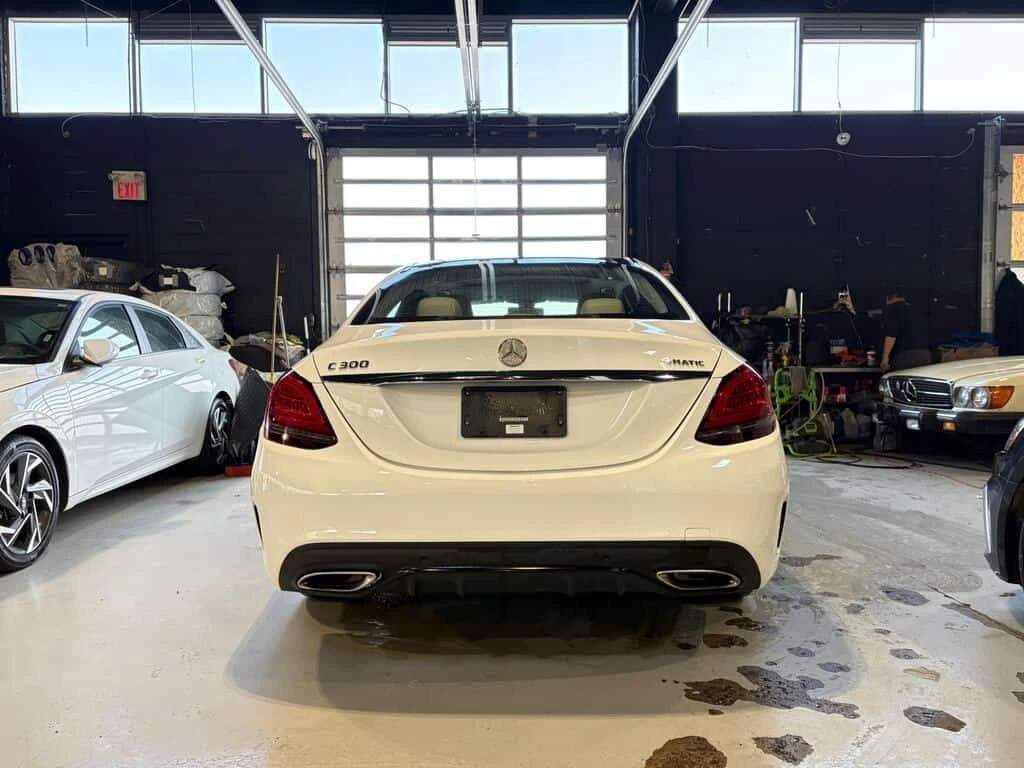 Mercedes-Benz C 300 4MATIC Sedan/CARFAX/ПАНОРАМА/ПОДГРЕВИ - изображение 3