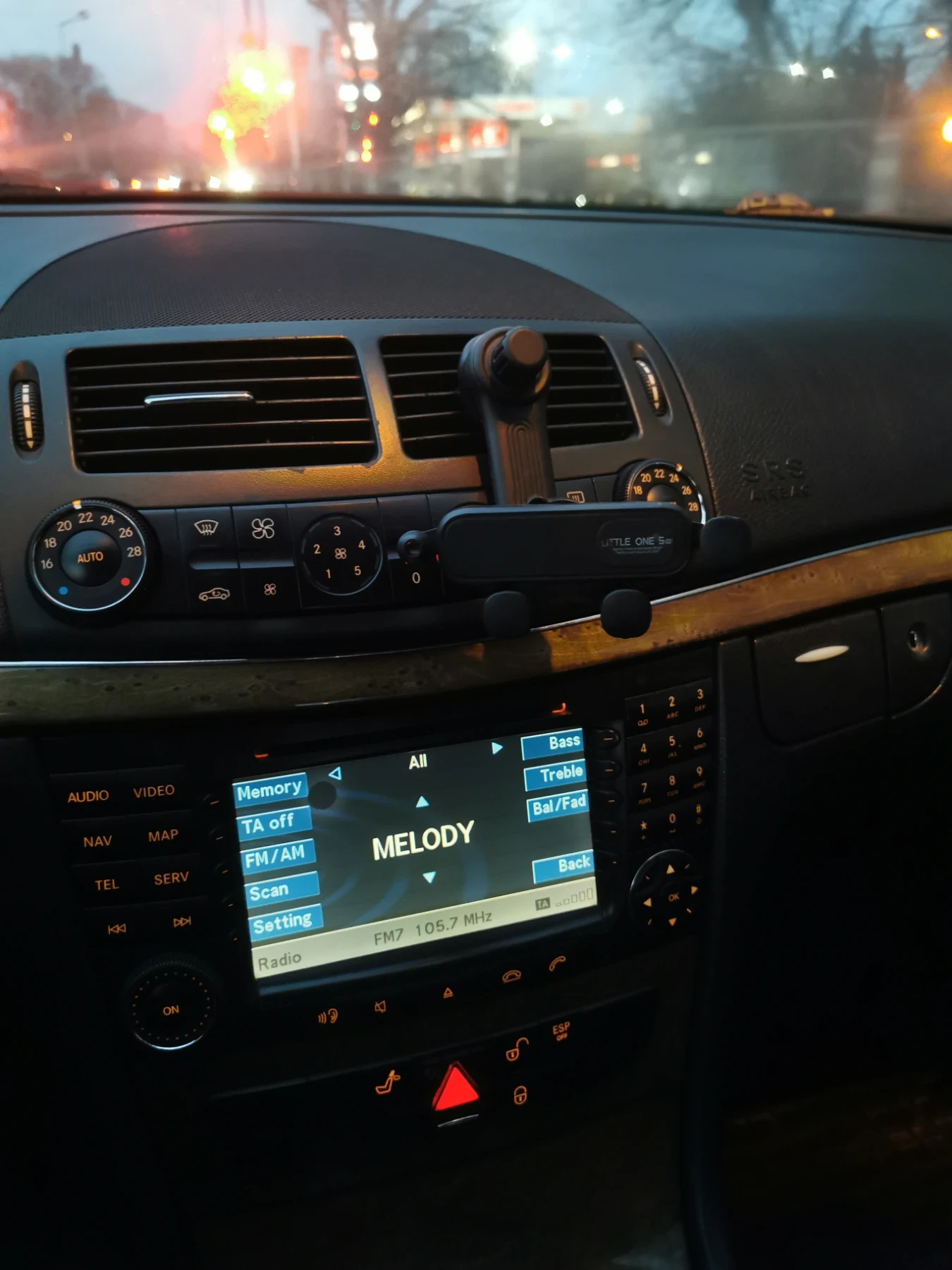 Mercedes-Benz E 280, снимка 15 - Автомобили и джипове - 54083349