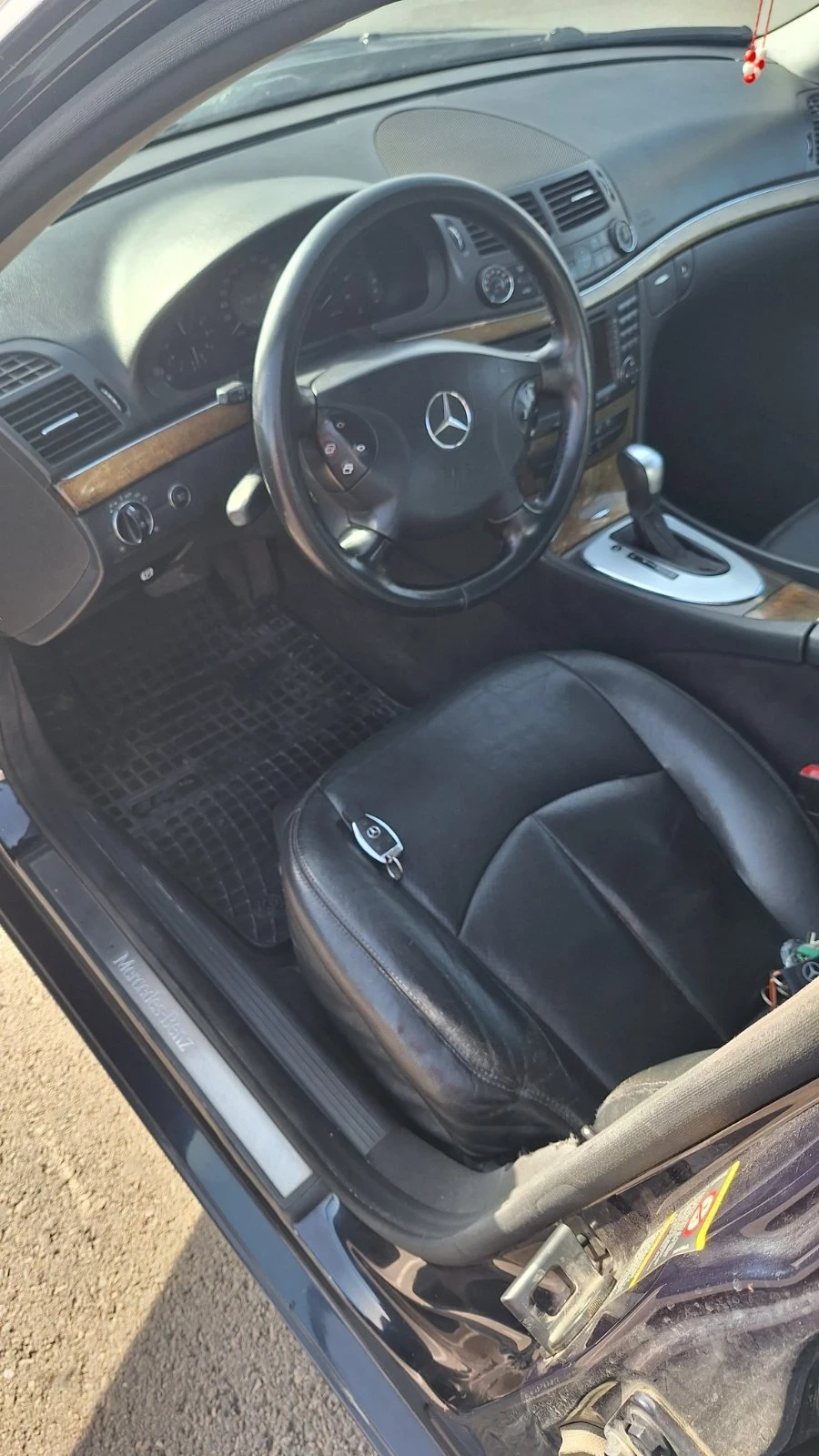 Mercedes-Benz E 280, снимка 9 - Автомобили и джипове - 54083349