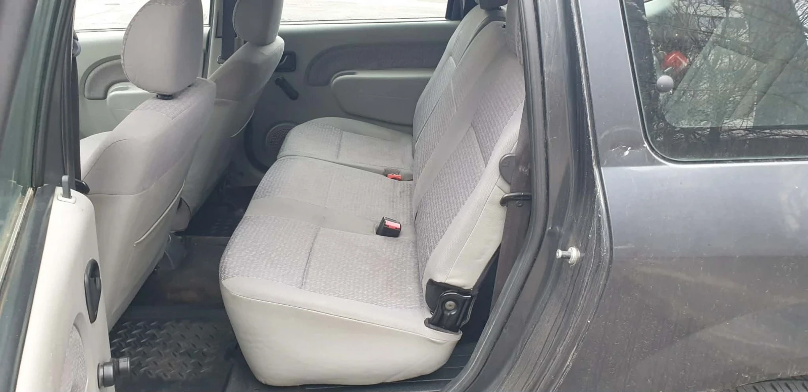 Dacia Logan 1.5 DCI, снимка 14 - Автомобили и джипове - 54140520