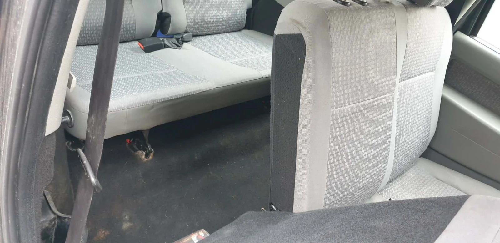 Dacia Logan 1.5 DCI, снимка 12 - Автомобили и джипове - 54140520