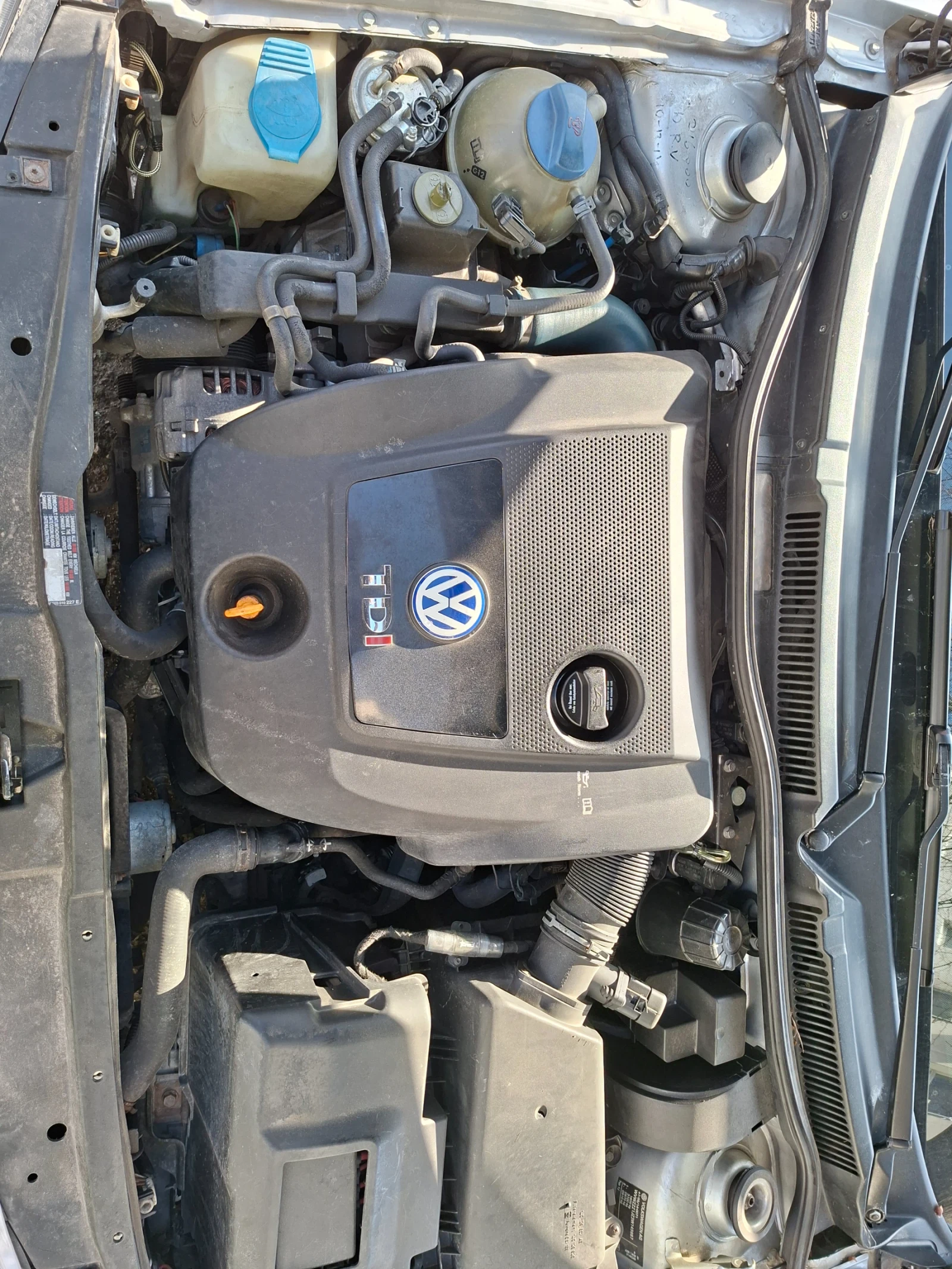 VW Golf 1.9 AXR, снимка 4 - Автомобили и джипове - 54492352