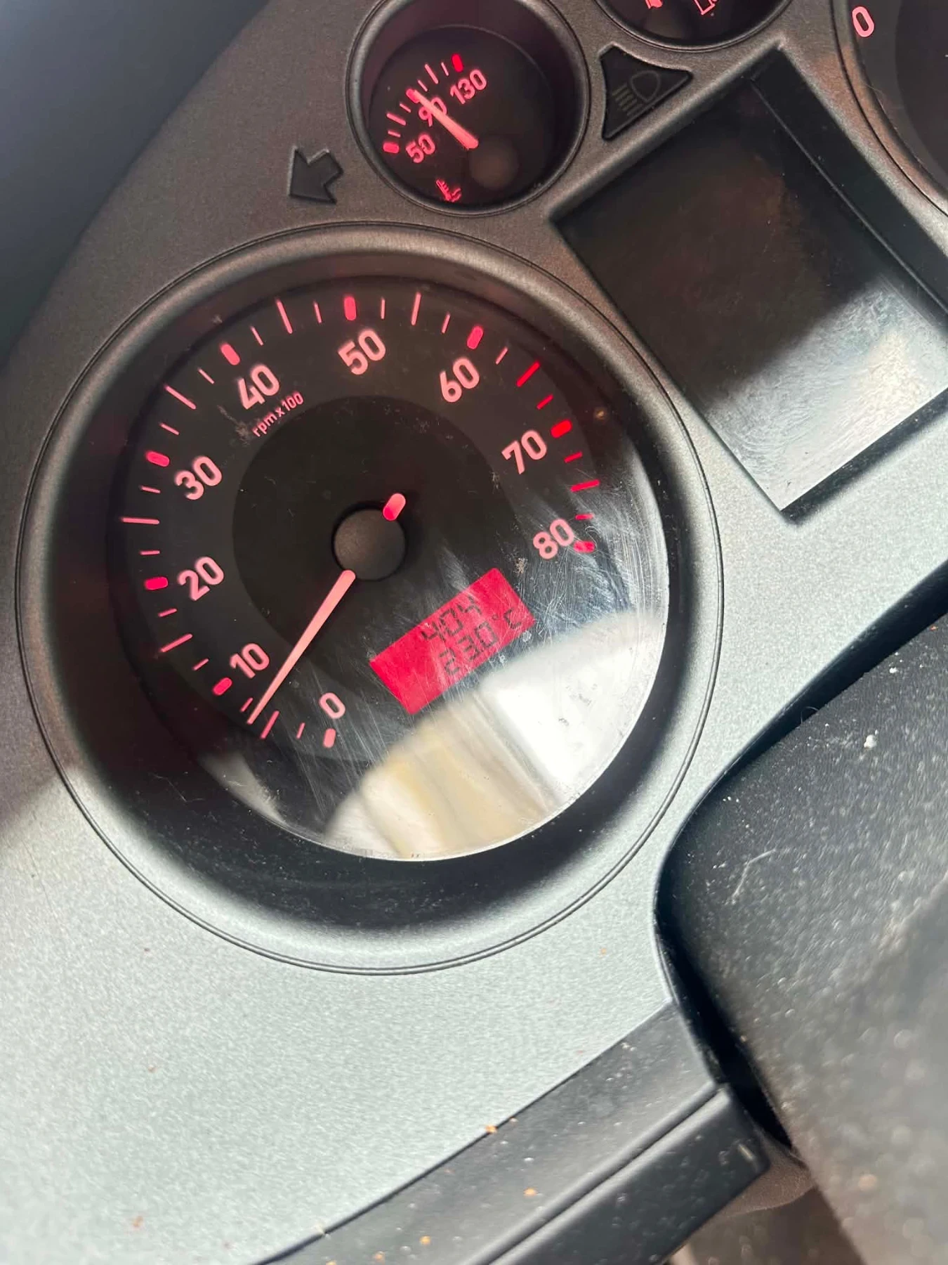 Seat Ibiza 1.4, снимка 8 - Автомобили и джипове - 54623632