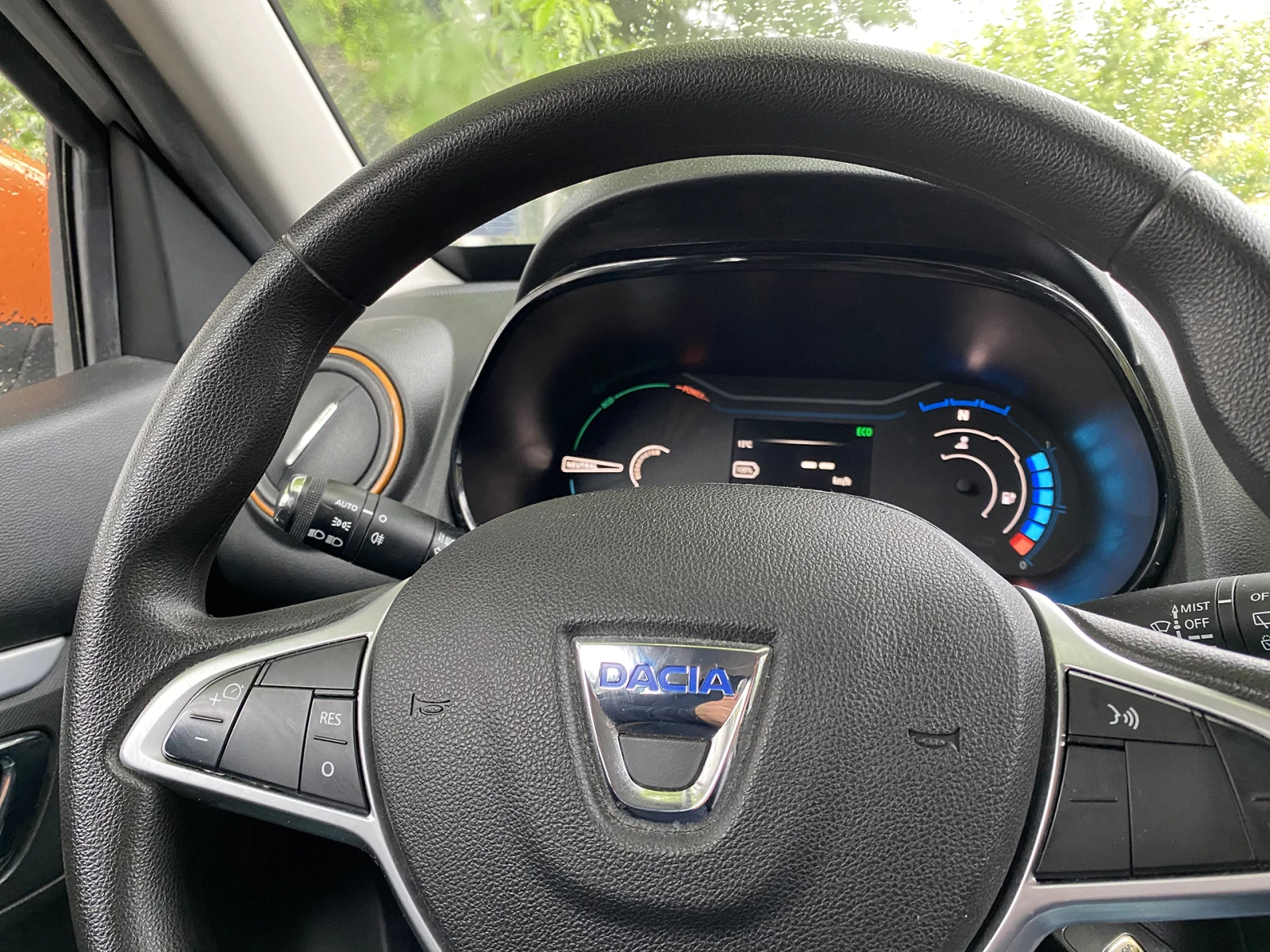 Dacia Spring Comfort Plus, снимка 10 - Автомобили и джипове - 54655124