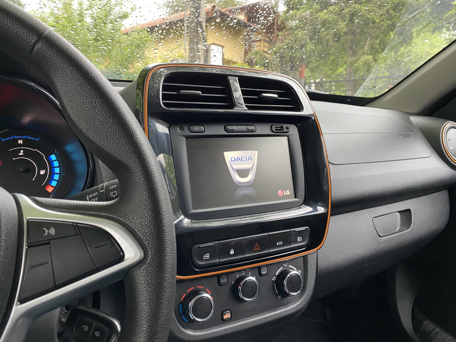 Dacia Spring Comfort Plus, снимка 9 - Автомобили и джипове - 54655124