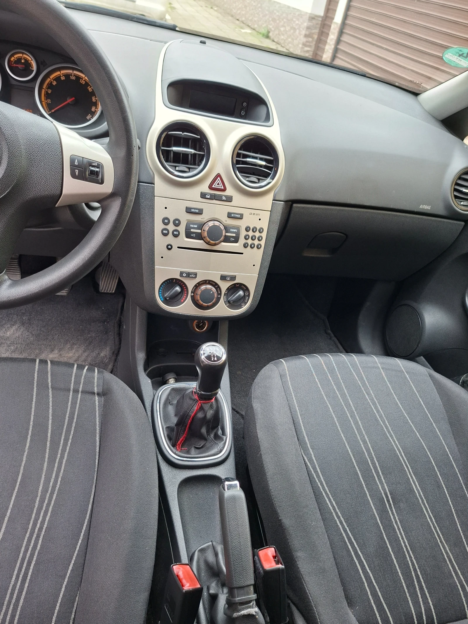 Opel Corsa, снимка 12 - Автомобили и джипове - 54877569