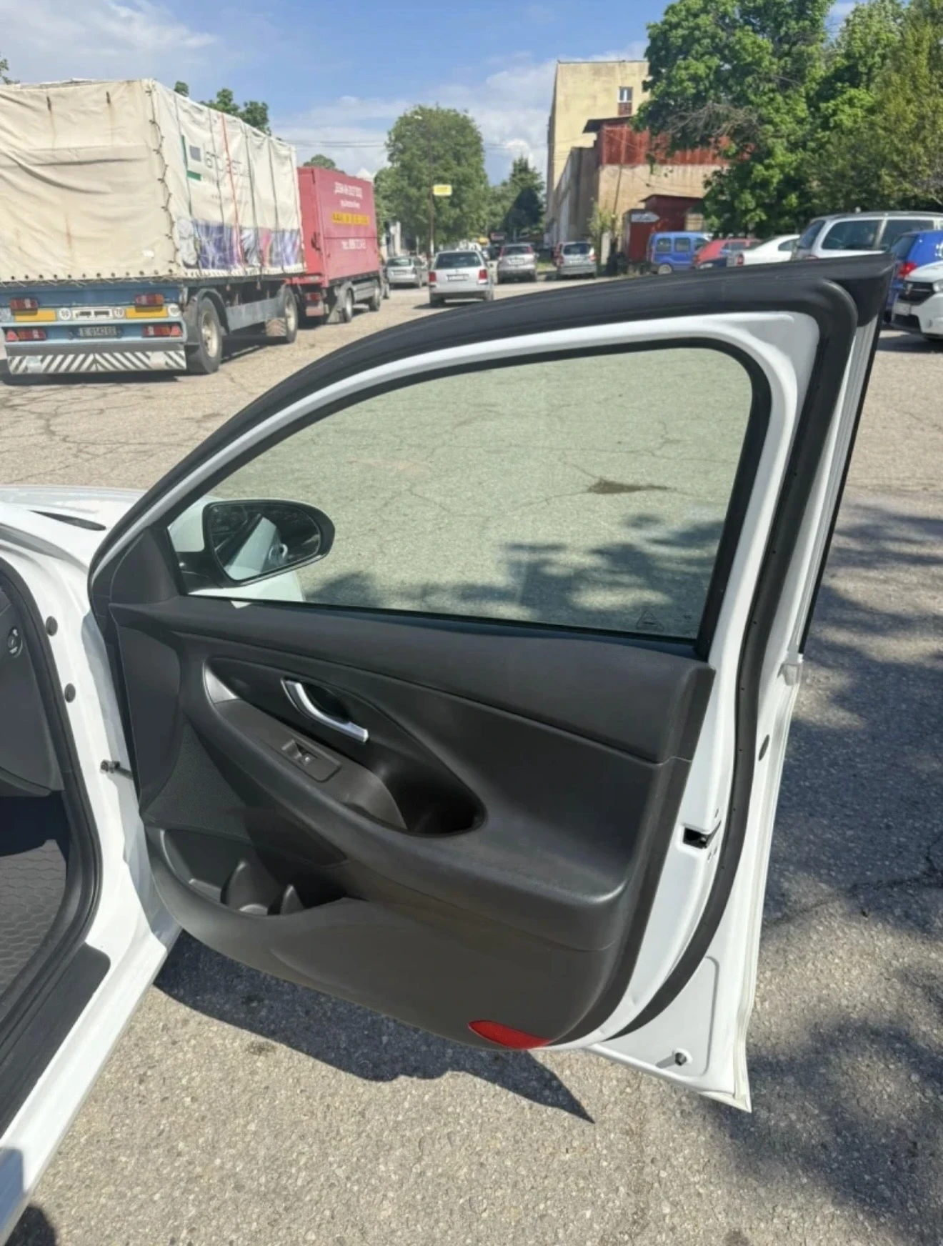 Hyundai I30 1.6 CRDI, снимка 7 - Автомобили и джипове - 55578353