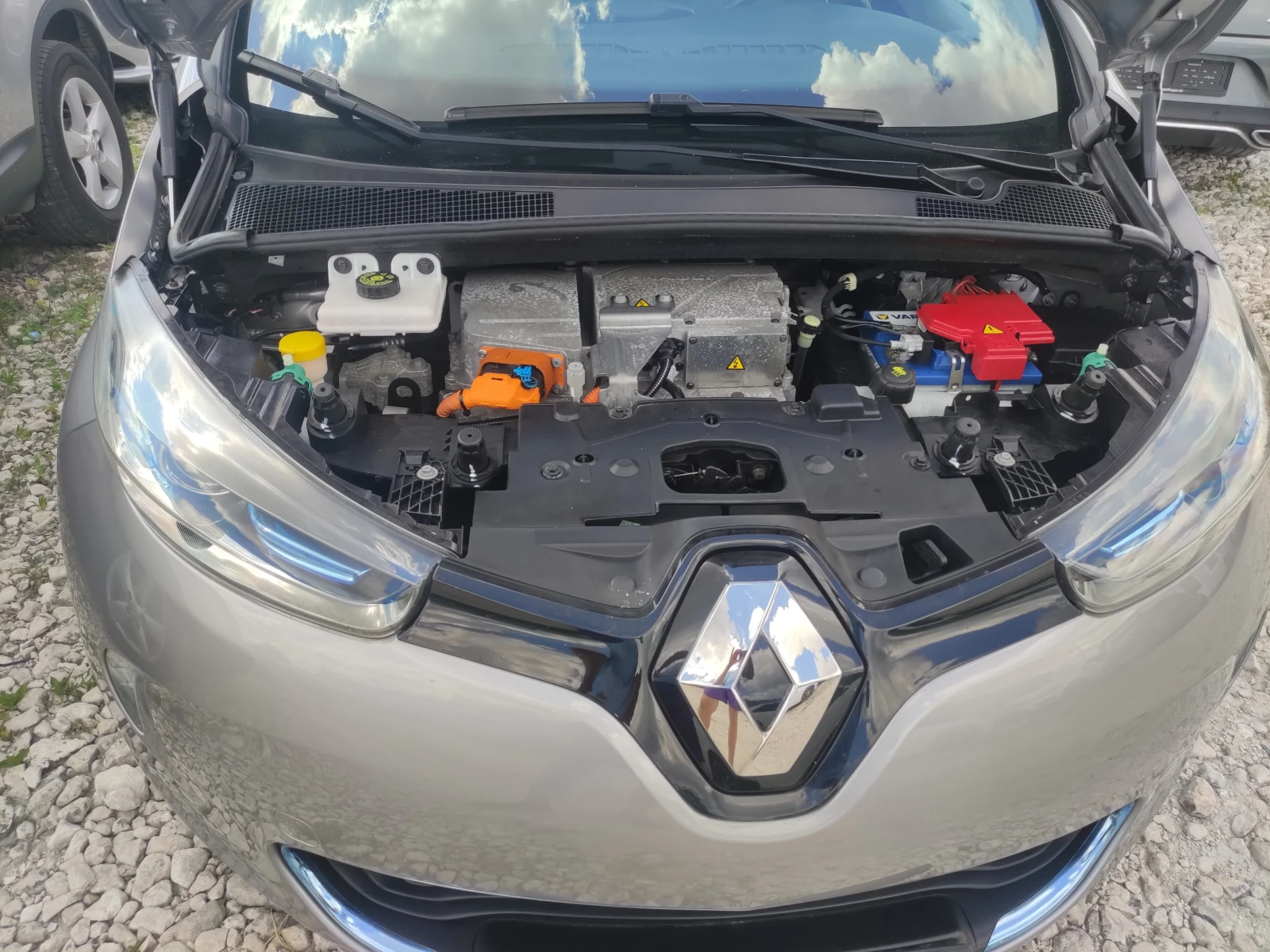Renault Zoe 65kw Swiss edition, снимка 4 - Автомобили и джипове - 55213561