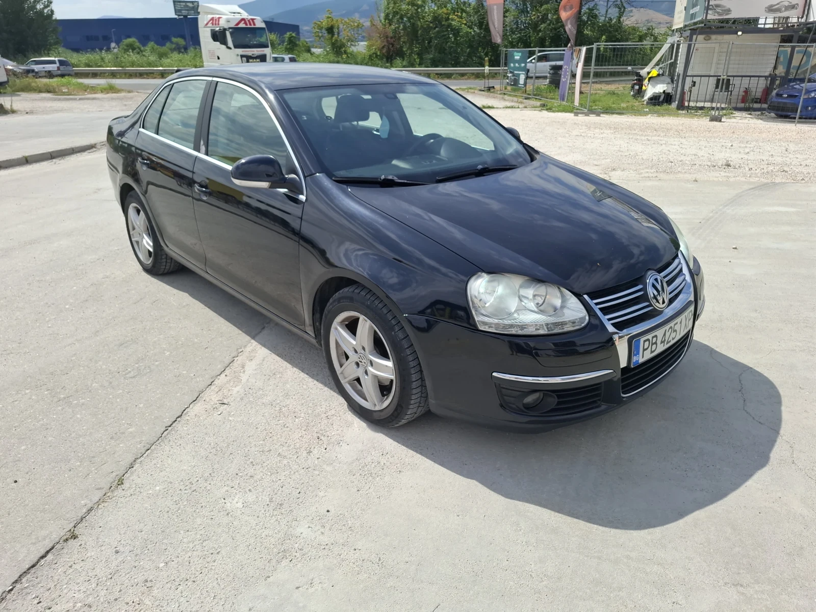 VW Jetta ОБСЛУЖЕНА ВСИЧКО ПЛАТЕНО, снимка 8 - Автомобили и джипове - 55429754