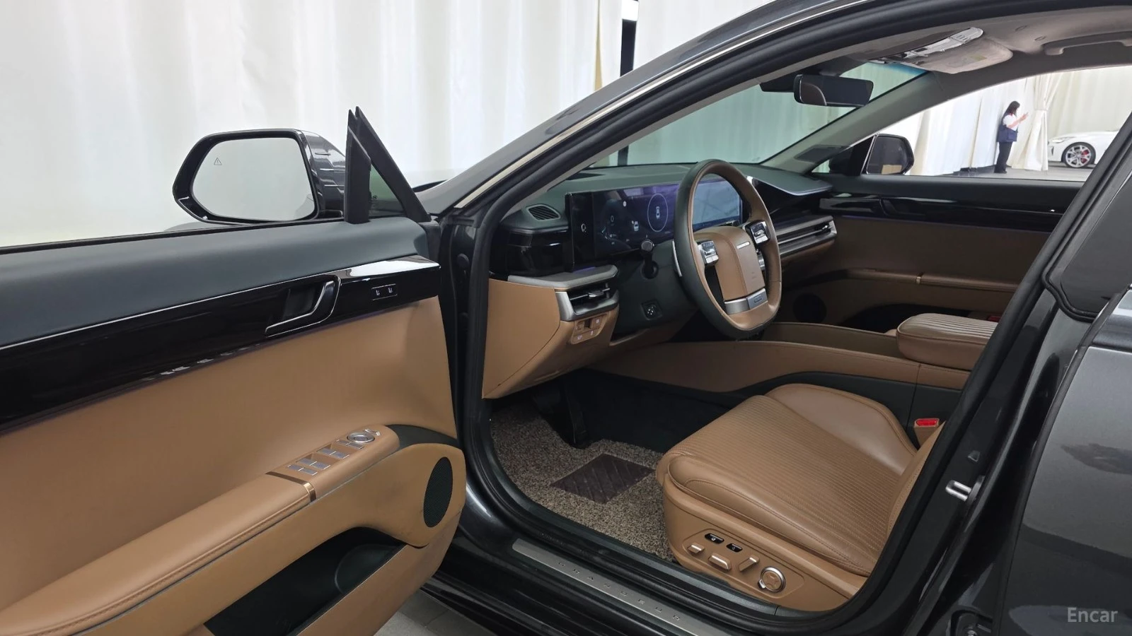 Hyundai Grandeur 2.5* Calligraphy* МАСАЖИ* ПОДГР* ОБДУХВ* 360* HUD*, снимка 10 - Автомобили и джипове - 55680083