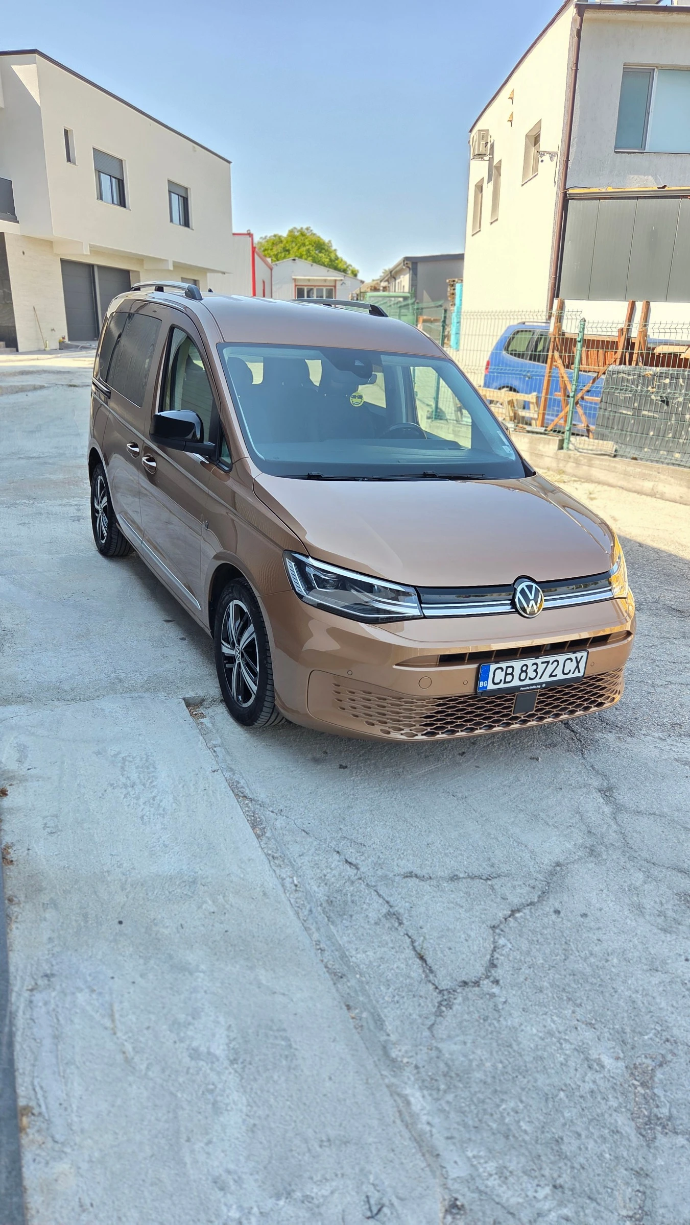 VW Caddy Style 7 места, снимка 3 - Автомобили и джипове - 56033121