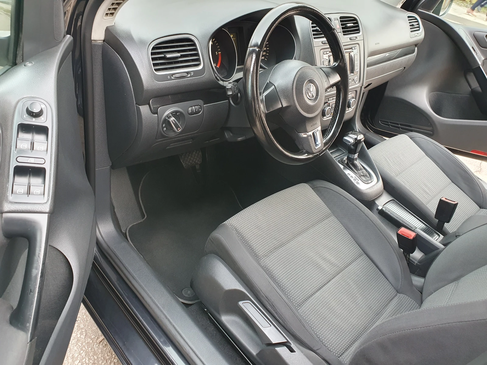 VW Golf TDI-105k.s. DSG!, снимка 11 - Автомобили и джипове - 56663352