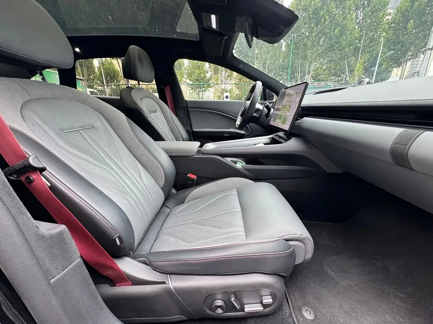 Zeekr 7 GT, снимка 8 - Автомобили и джипове - 56687161