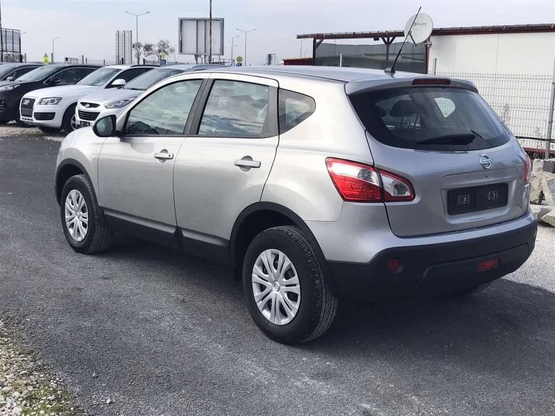 Nissan Qashqai 1.5dci, снимка 6 - Автомобили и джипове - 44512569