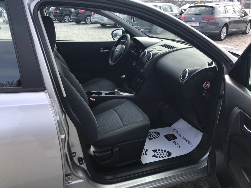 Nissan Qashqai 1.5dci, снимка 14 - Автомобили и джипове - 44512569