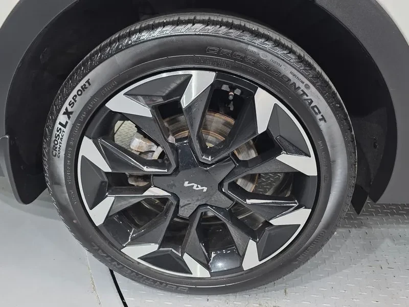 Kia Sorento Gasoline 2.5T, снимка 5 - Автомобили и джипове - 54834286