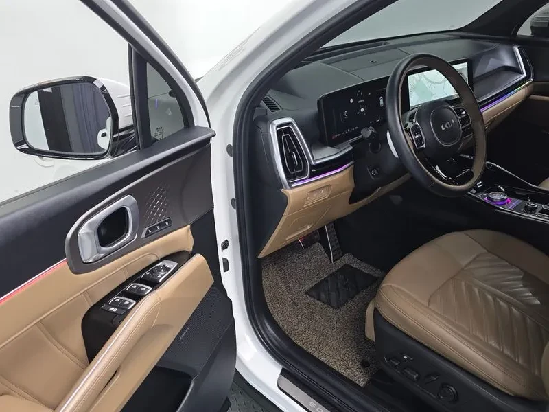 Kia Sorento Gasoline 2.5T, снимка 12 - Автомобили и джипове - 54834286