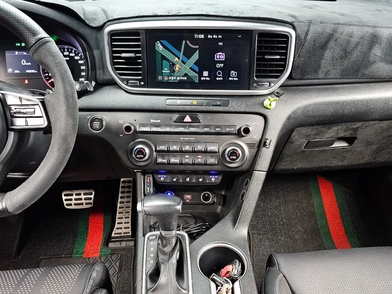 Kia Sportage The Bold Diesel 1.6 2Wd Prestige, снимка 13 - Автомобили и джипове - 54955805