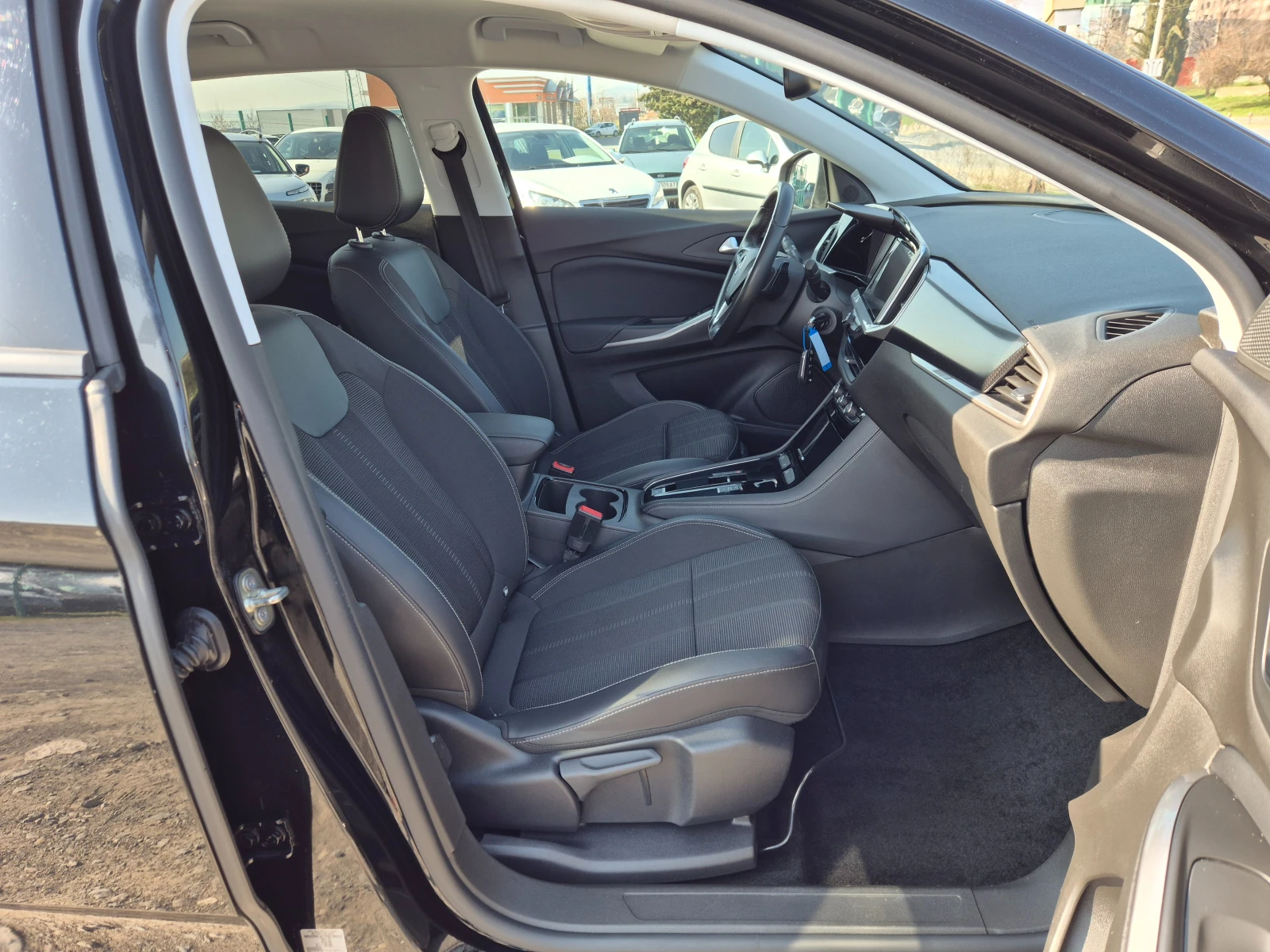 Opel Grandland X 1.2i, снимка 9 - Автомобили и джипове - 53711774