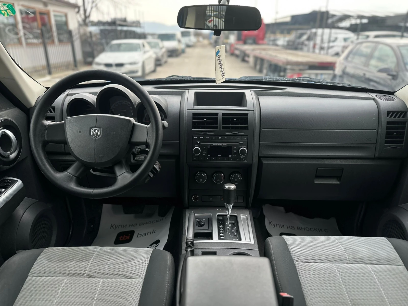 Dodge Nitro / 3.7I / GAS / 4X4 / AUTOMAT / , снимка 13 - Автомобили и джипове - 53899381